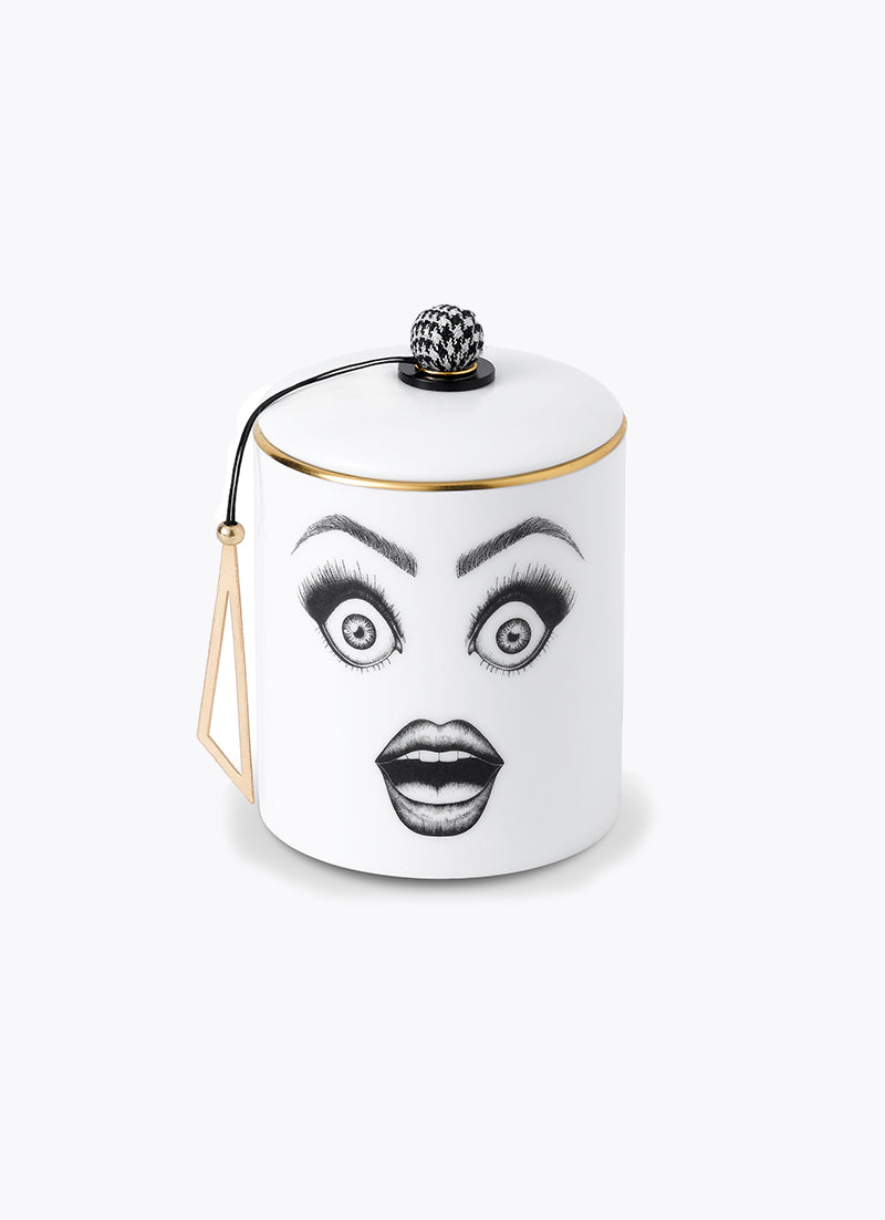 The Performer Scented Candle with Hat